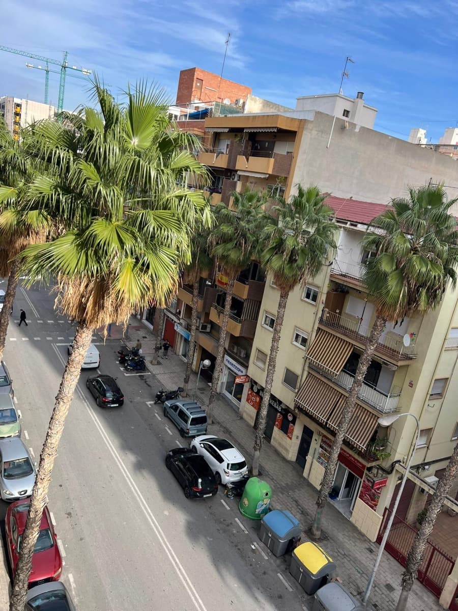 2 soveværelse Lejlighed til leje i Alicante by - € 1.050 (Ref: 9471220)