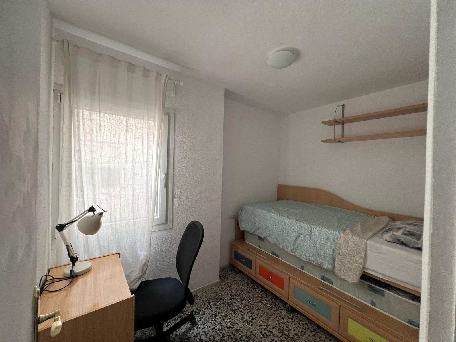 2 soveværelse Lejlighed til leje i Alicante by - € 1.050 (Ref: 9471220)