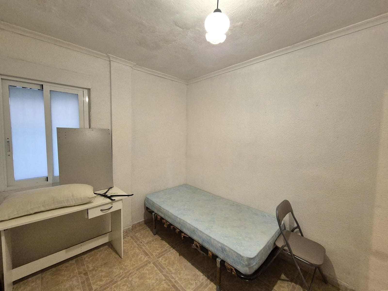 6 sypialnia Apartament na sprzedaż w Miasto Alicante / Alacant - 59 000 € (Ref: 9473048)