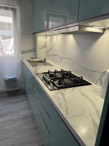 Appartement de 3 chambres à louer à Alicante ville - 1 000 € (Ref: 9482110)