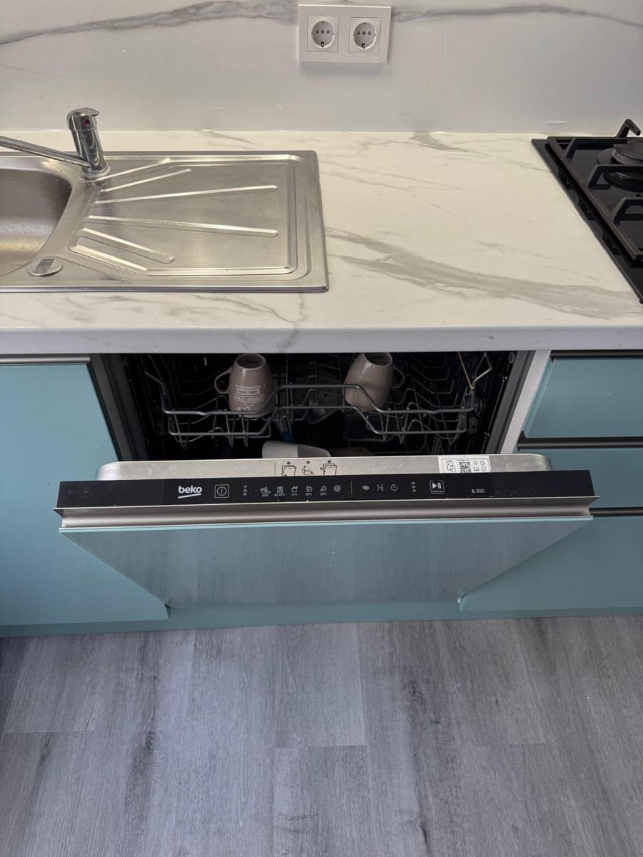 3 soverom Leilighet til leie i Alicante by - € 1 000 (Ref: 9482110)