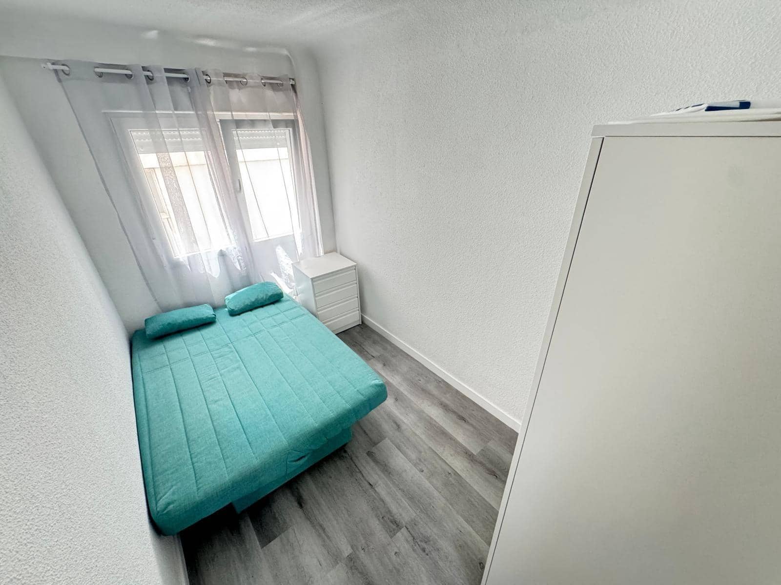 3 soverom Leilighet til leie i Alicante by - € 1 000 (Ref: 9482110)