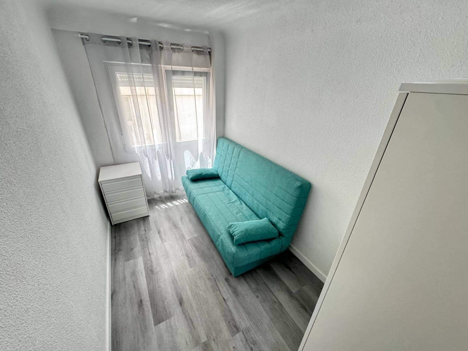 3 soverom Leilighet til leie i Alicante by - € 1 000 (Ref: 9482110)