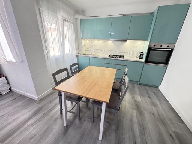Appartement de 3 chambres à louer à Alicante ville - 1 000 € (Ref: 9482110)