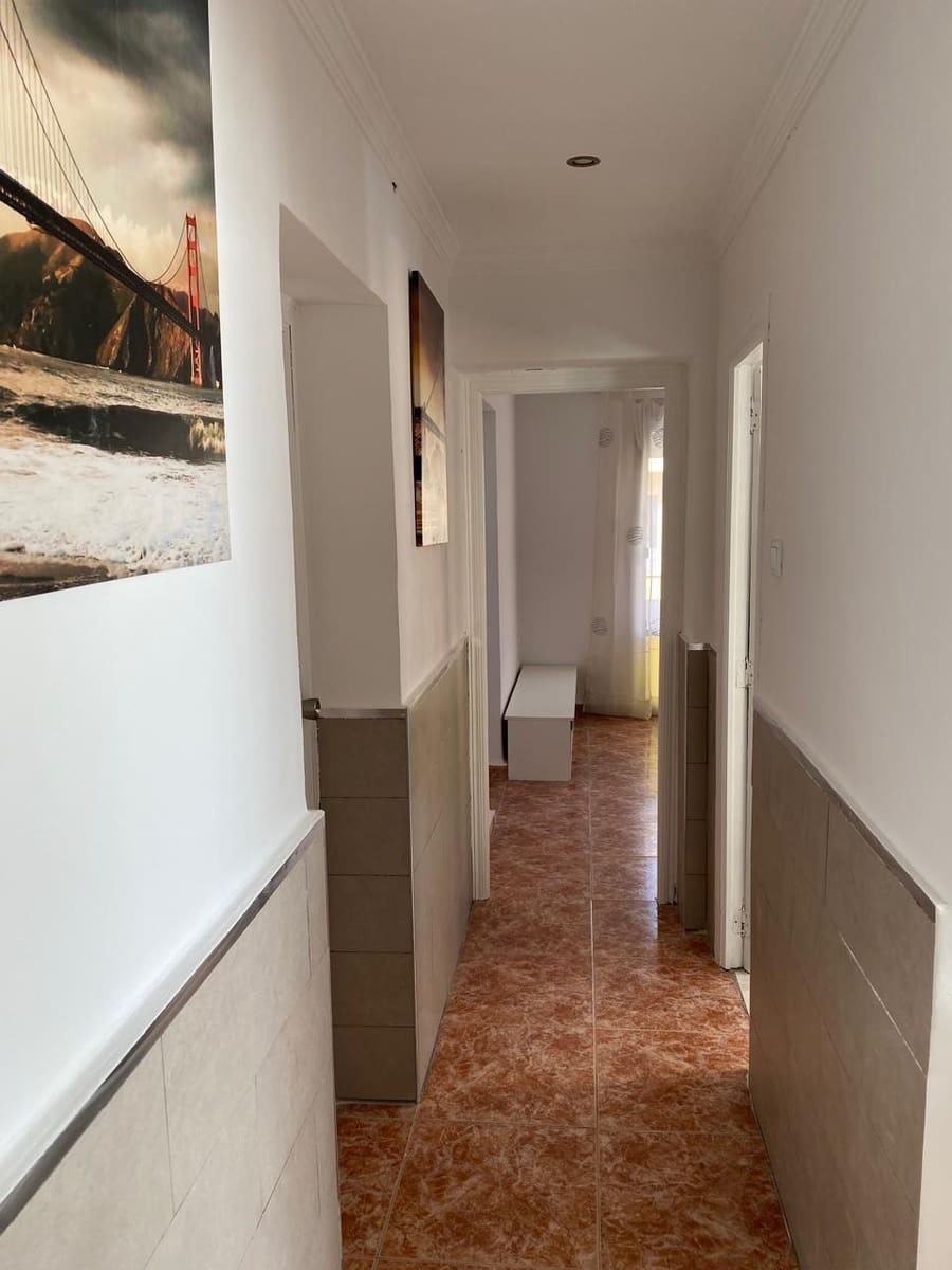 3 bedroom Apartment for rent in Alicante / Alacant city - € 800 (Ref: 9488389)