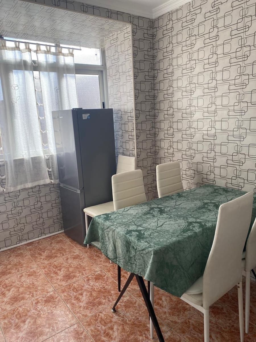 3 bedroom Apartment for rent in Alicante / Alacant city - € 800 (Ref: 9488389)