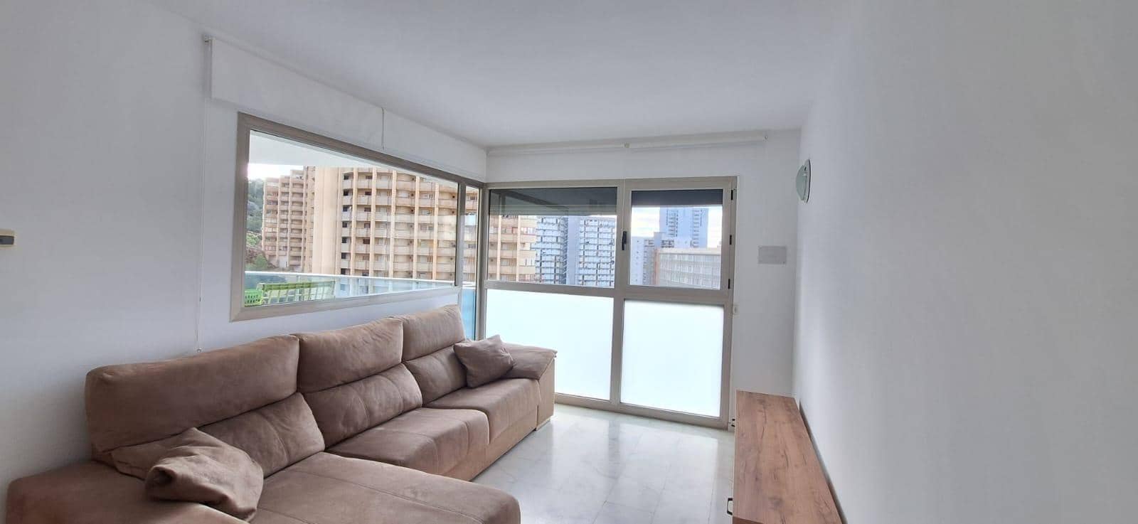 1 bedroom Apartment for rent in Benidorm with pool - € 950 (Ref: 9488723)