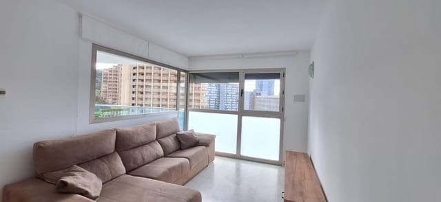 Appartement de 1 chambre à louer à Benidorm avec piscine - 950 € (Ref: 9488723)