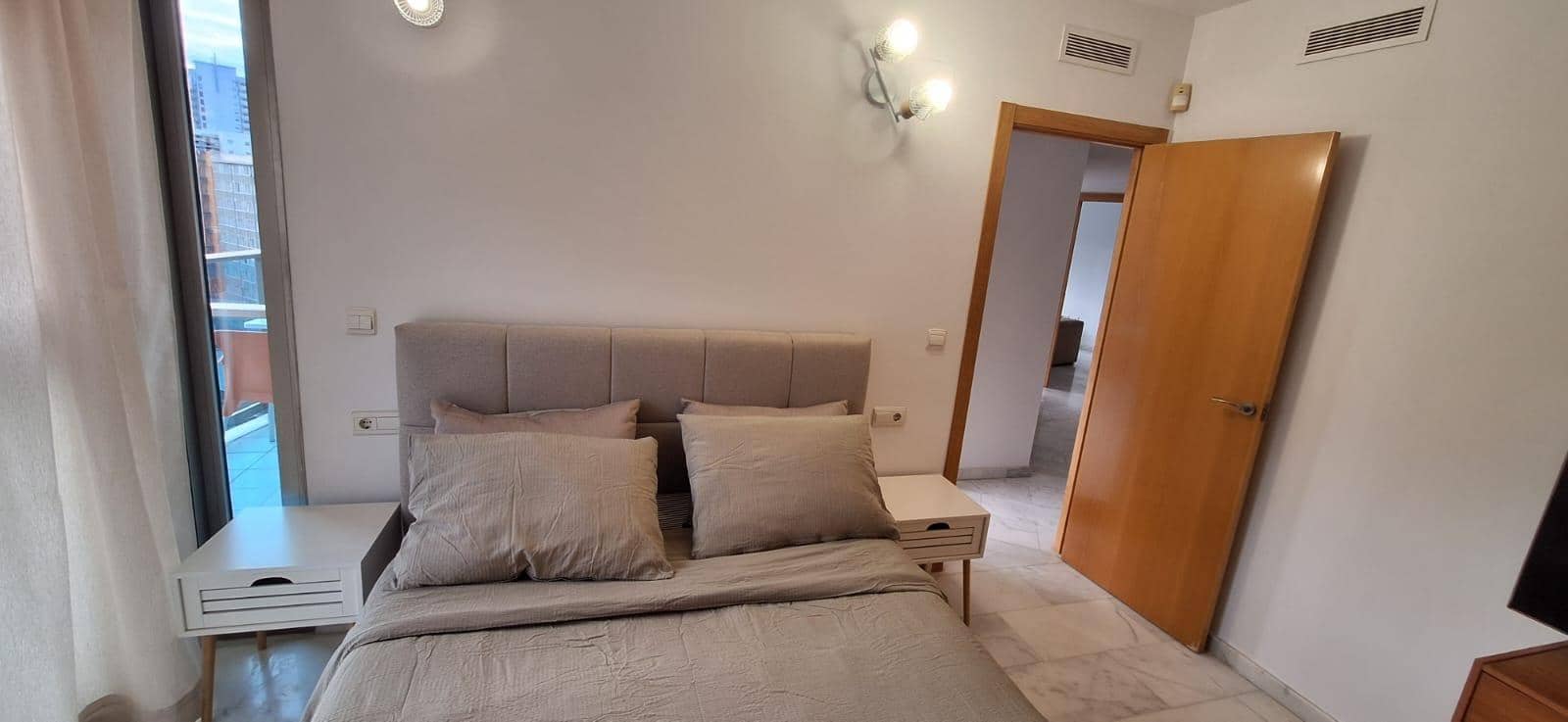 1 bedroom Apartment for rent in Benidorm with pool - € 950 (Ref: 9488723)