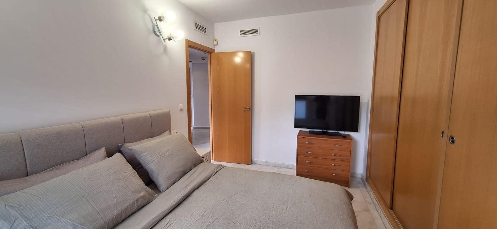 1 bedroom Apartment for rent in Benidorm with pool - € 950 (Ref: 9488723)