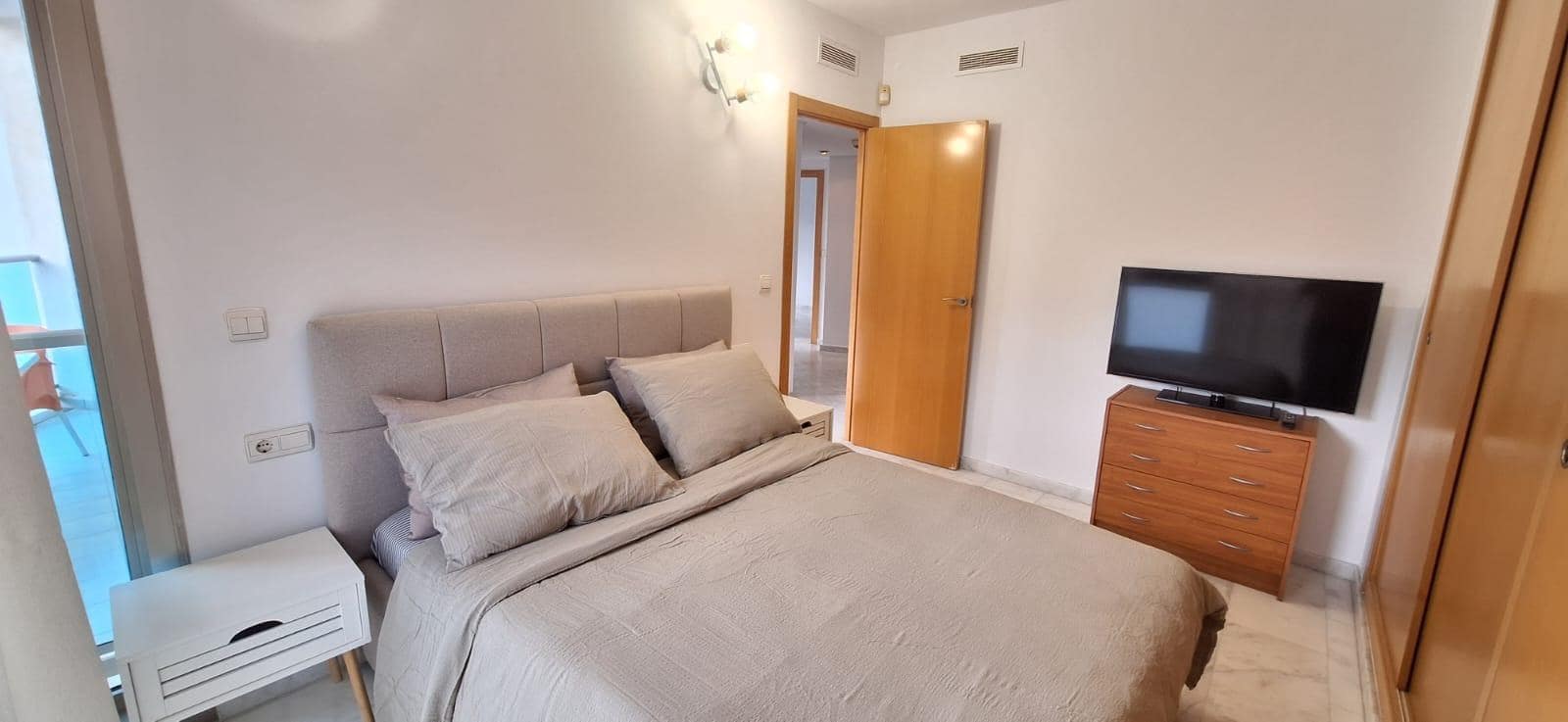 1 bedroom Apartment for rent in Benidorm with pool - € 950 (Ref: 9488723)