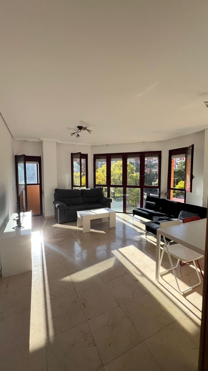 3 bedroom Apartment for rent in Alicante / Alacant city with pool - € 1,350 (Ref: 9491518)