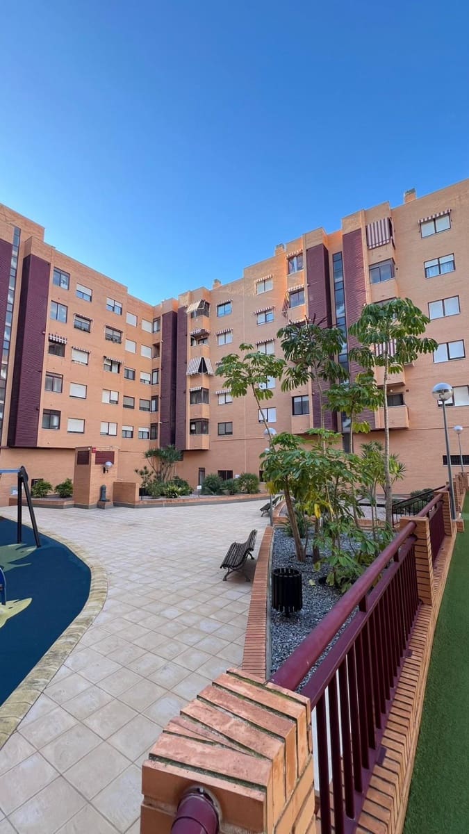 3 bedroom Apartment for rent in Alicante / Alacant city with pool - € 1,350 (Ref: 9491518)