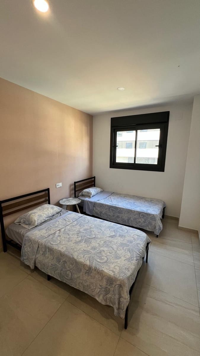 3 bedroom Apartment for rent in Alicante / Alacant city with pool - € 1,500 (Ref: 9491519)