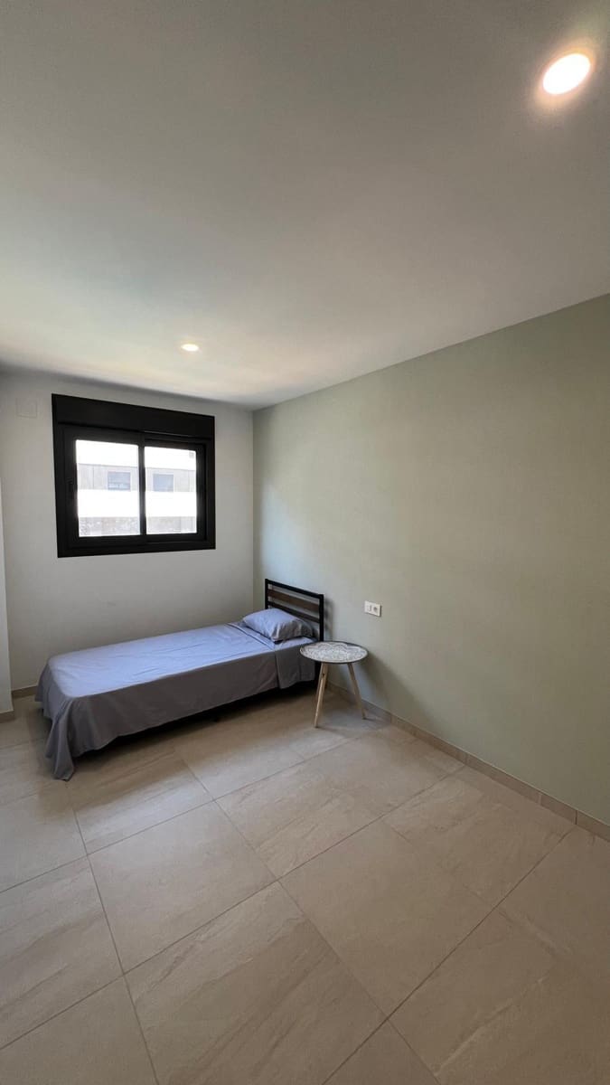 3 bedroom Apartment for rent in Alicante / Alacant city with pool - € 1,500 (Ref: 9491519)