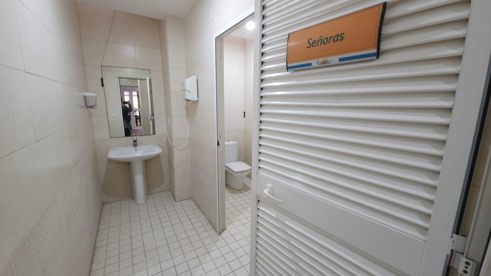 2 slaapkamer Flat te koop in Playa de San Juan met zwembad garage - € 450.000 (Ref: 9521365)