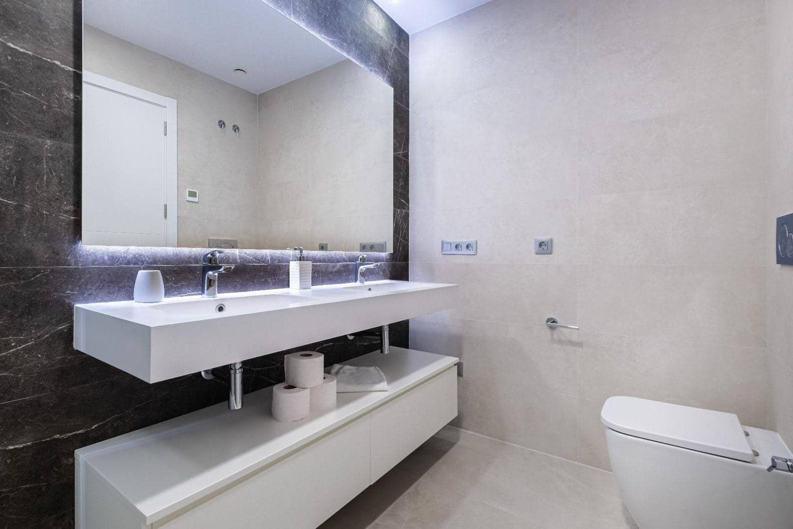 Apartamento de 2 habitaciones en Benidorm en venta con piscina - 580.000 € (Ref: 9524416)