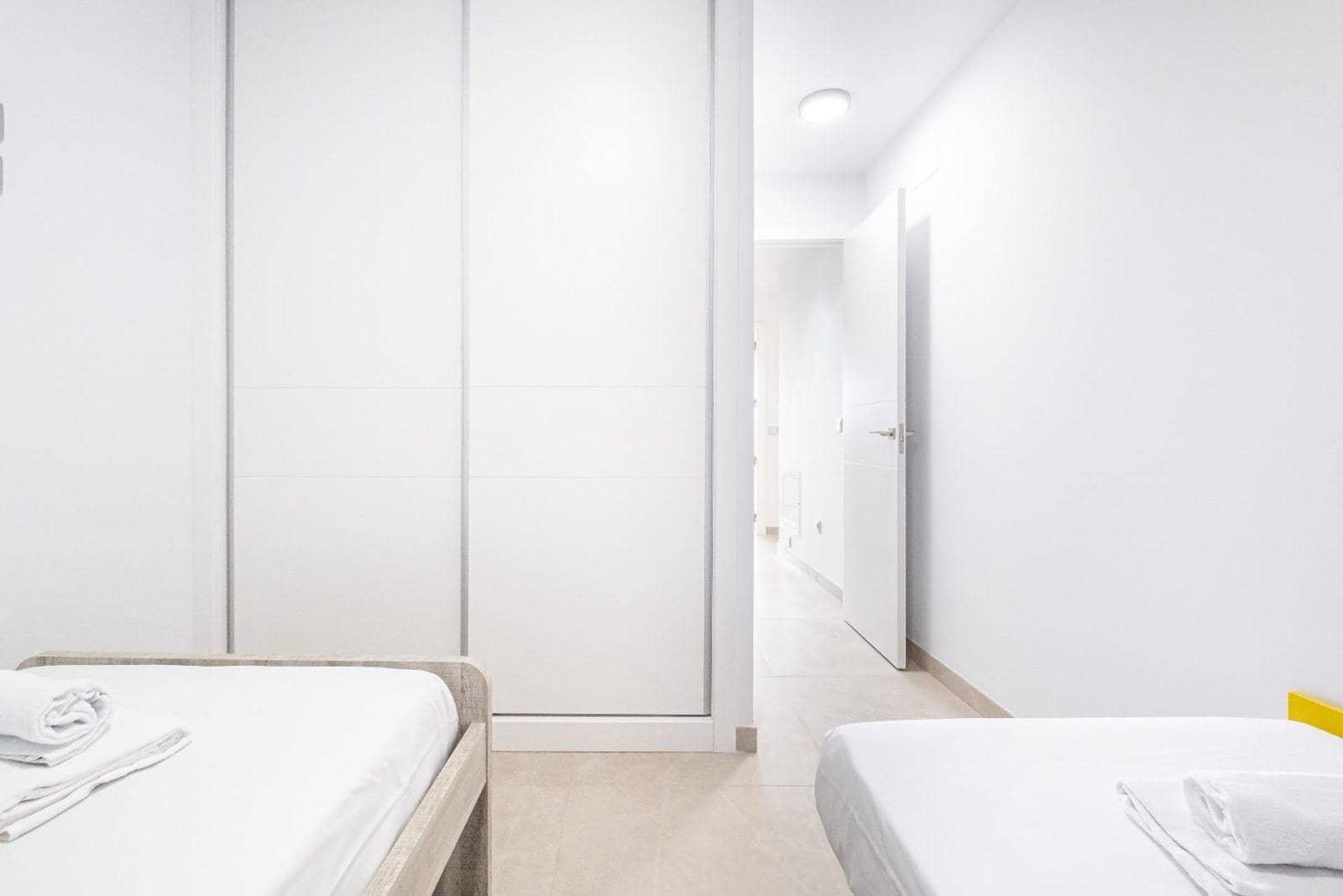 Apartamento de 2 habitaciones en Benidorm en venta con piscina - 580.000 € (Ref: 9524416)