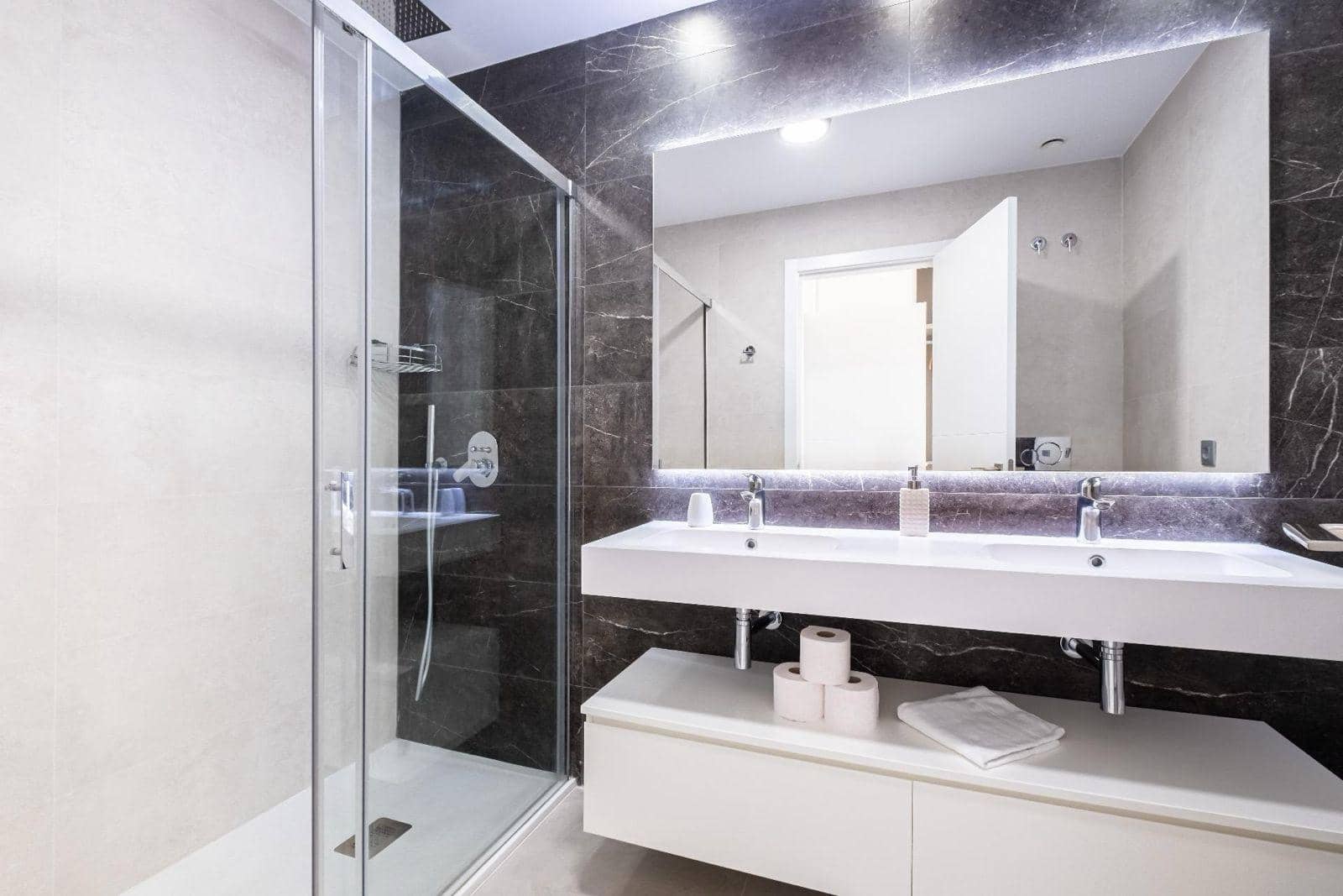 Apartamento de 2 habitaciones en Benidorm en venta con piscina - 580.000 € (Ref: 9524416)