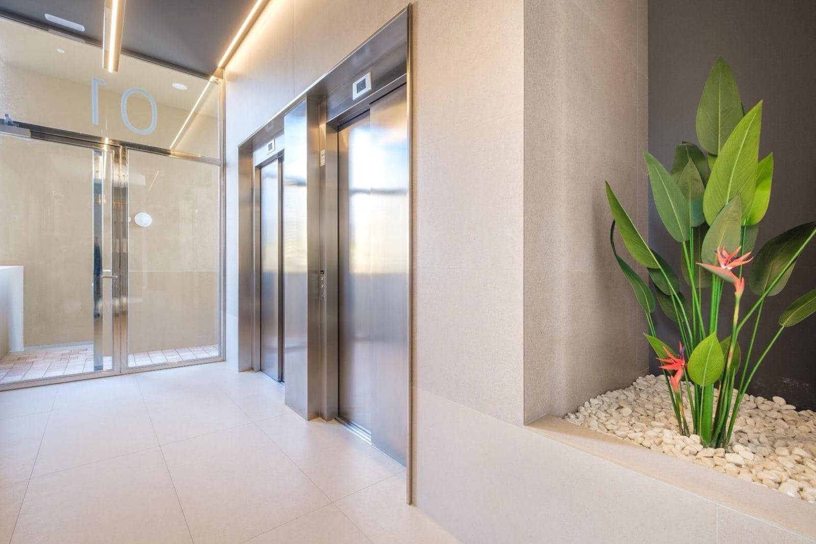 Apartamento de 2 habitaciones en Benidorm en venta con piscina - 580.000 € (Ref: 9524416)