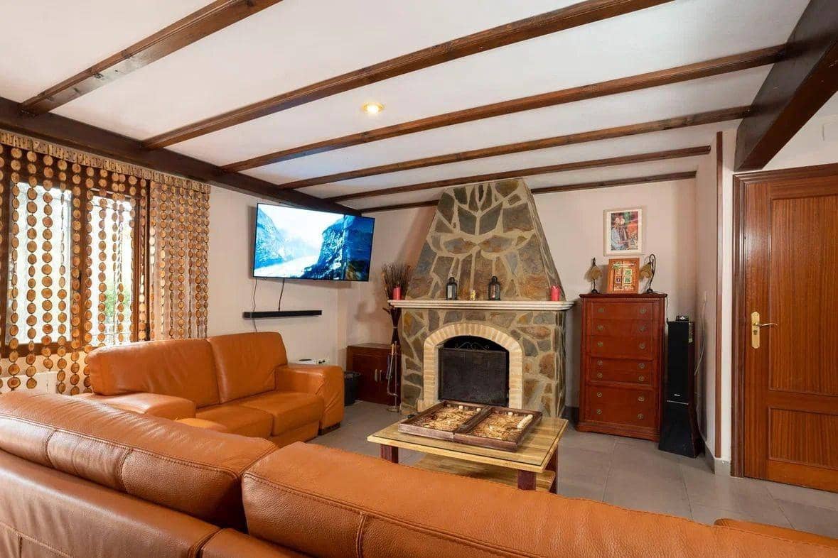 Chalet de 6 habitaciones en Náquera en venta - 985.000 € (Ref: 9527805)