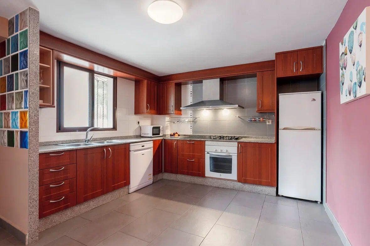 Chalet de 6 habitaciones en Náquera en venta - 985.000 € (Ref: 9527805)