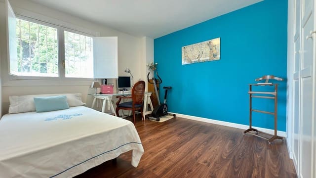 3 bedroom Villa for sale in La Nucia with pool - € 970,000 (Ref: 9536294)