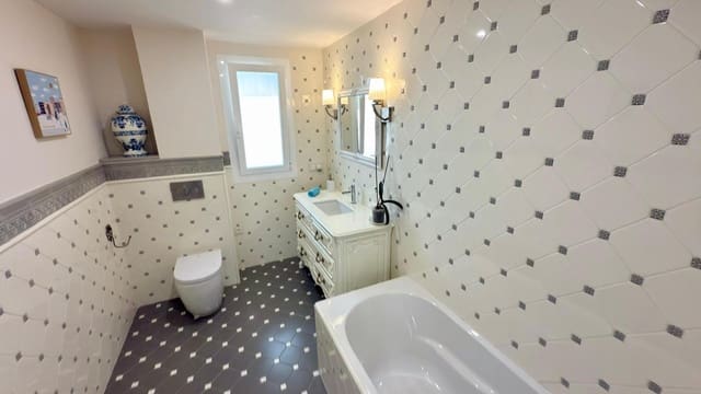 3 bedroom Villa for sale in La Nucia with pool - € 970,000 (Ref: 9536294)