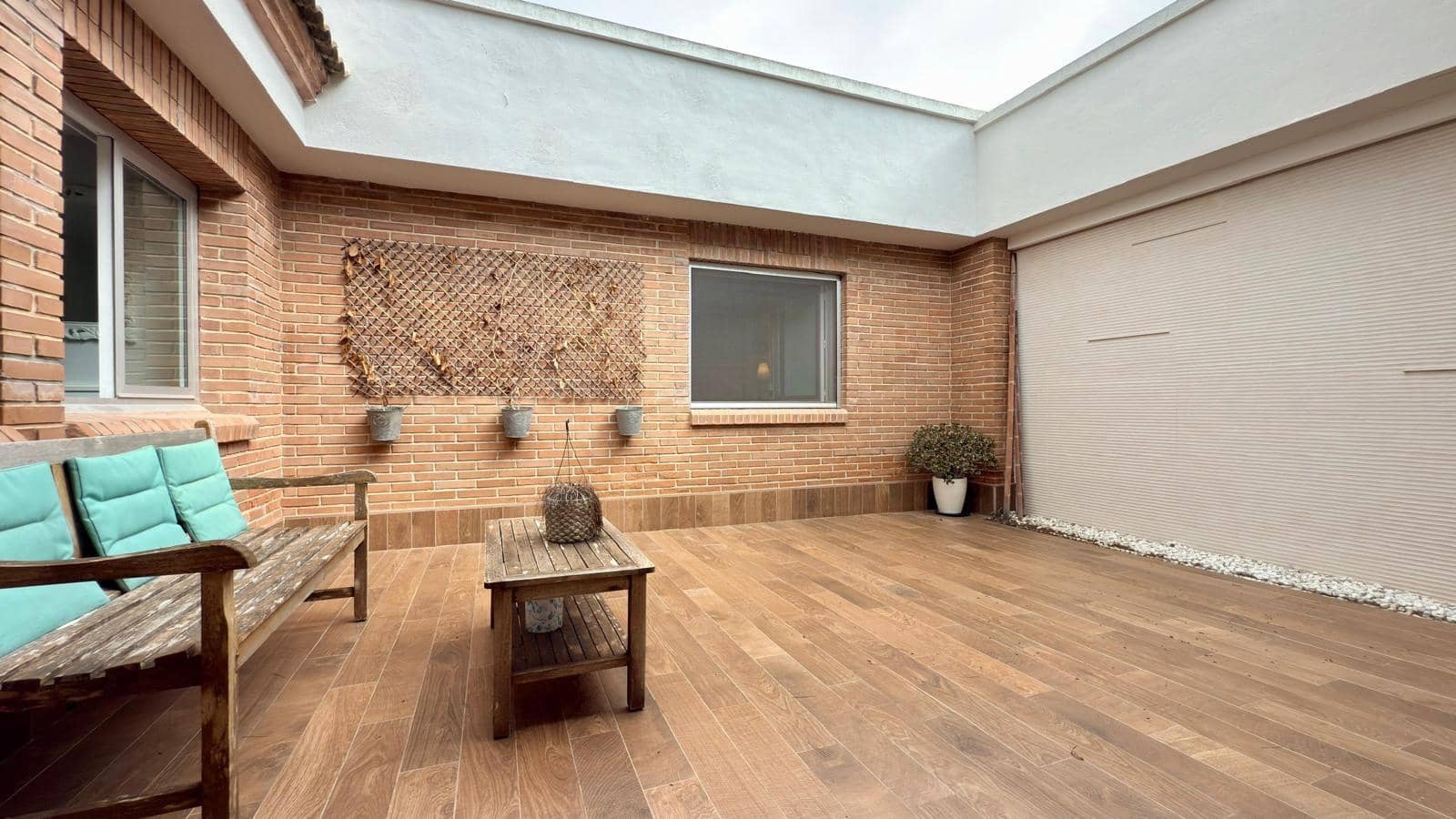 3 bedroom Villa for sale in La Nucia with pool - € 970,000 (Ref: 9536294)