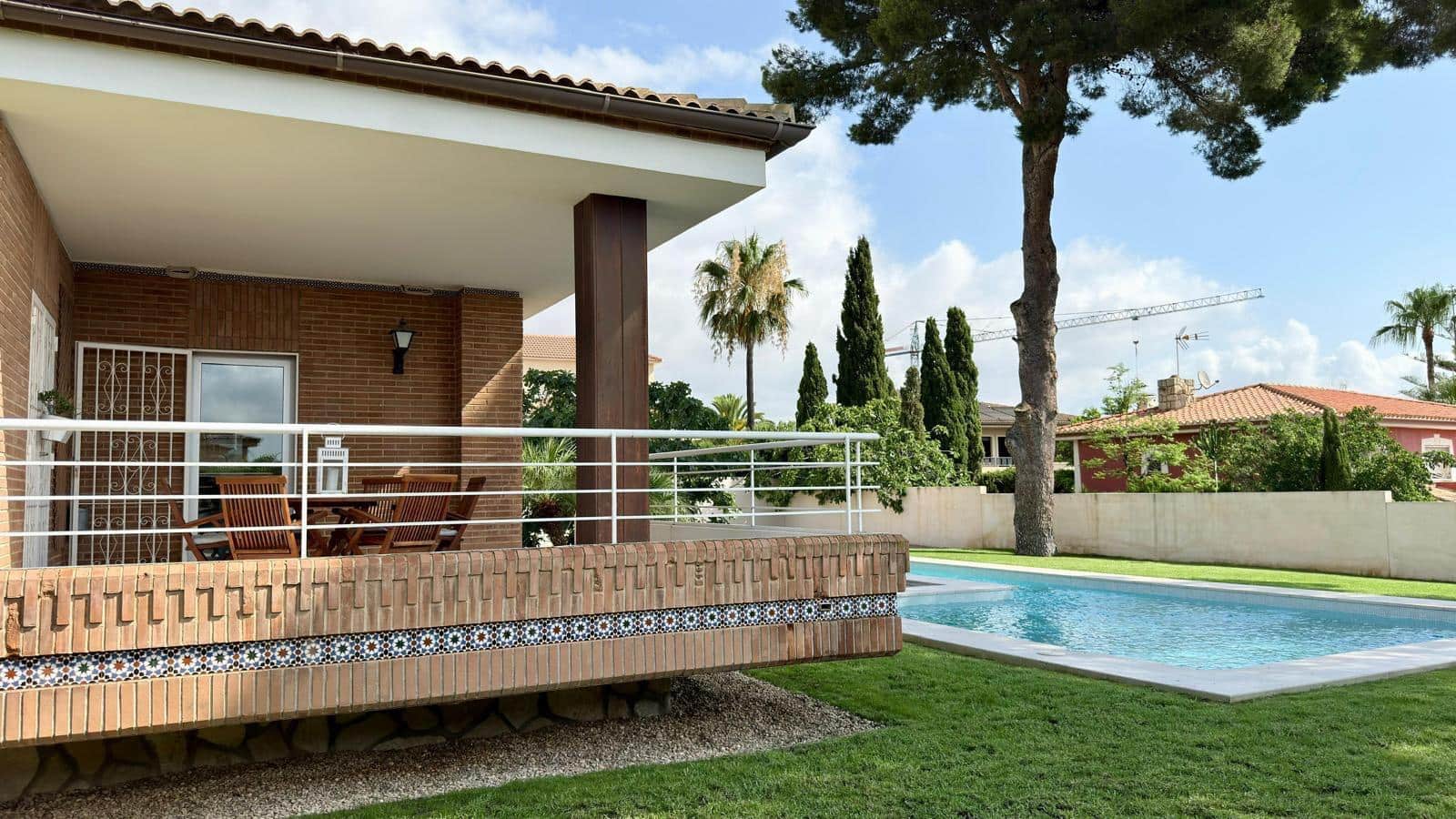 3 bedroom Villa for sale in La Nucia with pool - € 970,000 (Ref: 9536294)