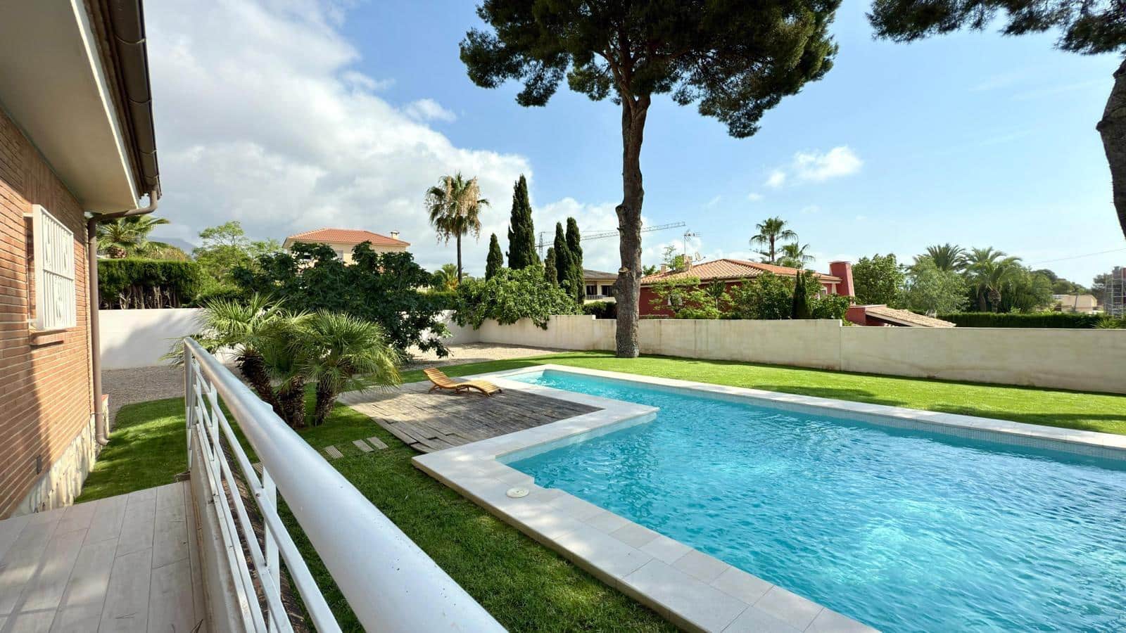 3 bedroom Villa for sale in La Nucia with pool - € 970,000 (Ref: 9536294)