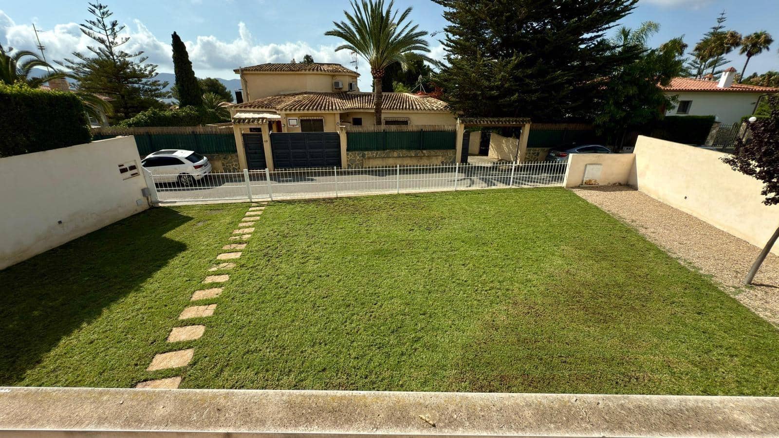 3 bedroom Villa for sale in La Nucia with pool - € 970,000 (Ref: 9536294)