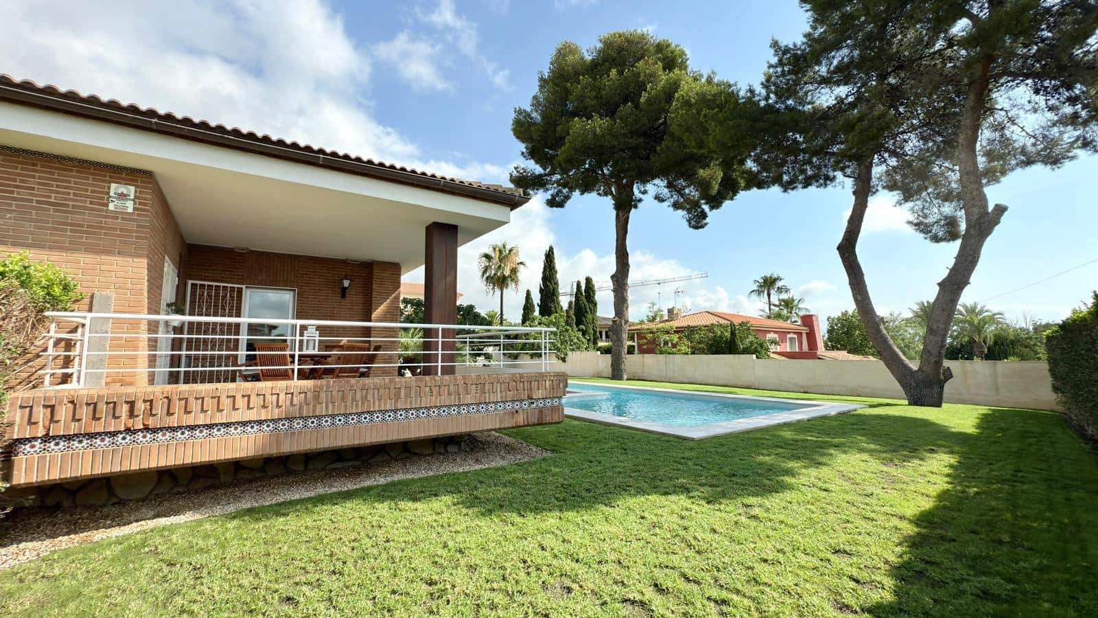 3 bedroom Villa for sale in La Nucia with pool - € 970,000 (Ref: 9536294)