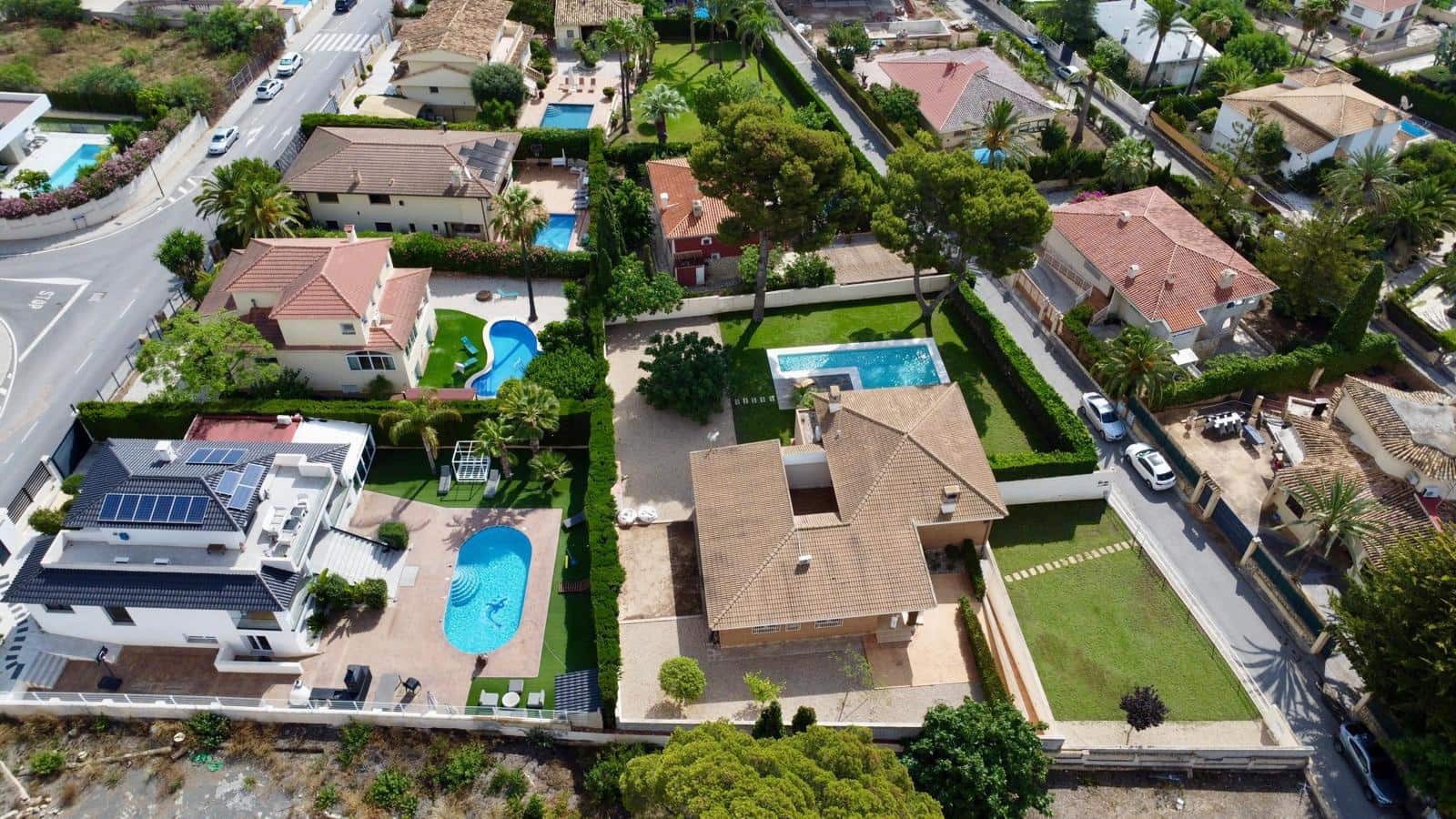 3 bedroom Villa for sale in La Nucia with pool - € 970,000 (Ref: 9536294)