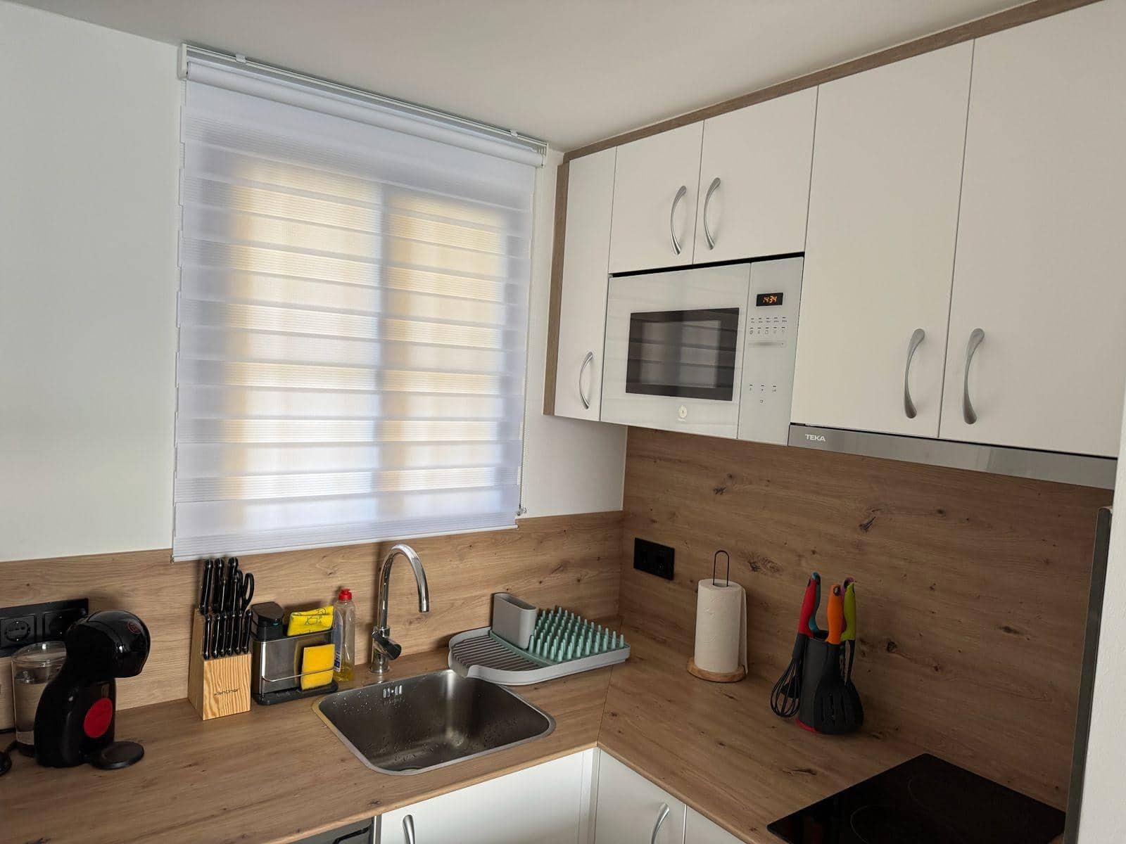 Appartement de 1 chambre à louer à Benidorm avec piscine - 1 350 € (Ref: 9536296)