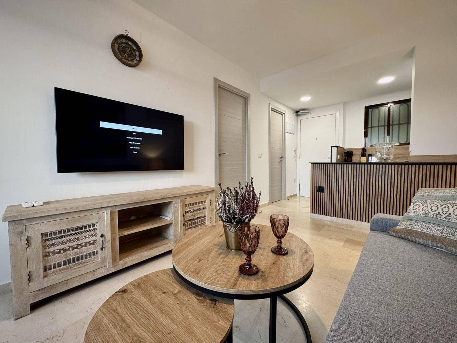 Appartement de 1 chambre à louer à Benidorm avec piscine - 1 350 € (Ref: 9536296)