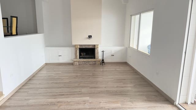 4 soveværelse Villa til leje i Alicante by med swimmingpool garage - € 2.800 (Ref: 9536297)