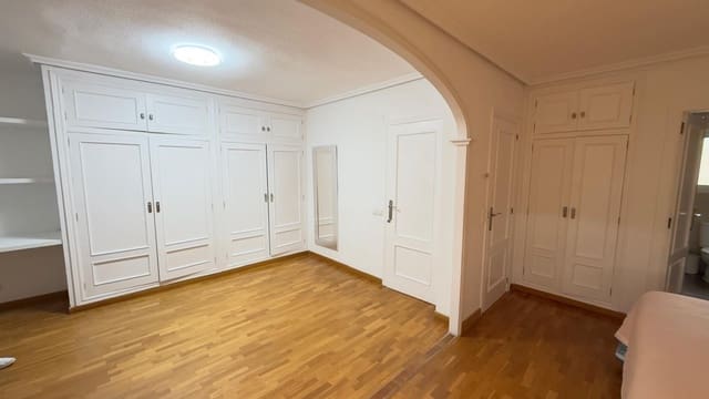 4 soveværelse Villa til leje i Alicante by med swimmingpool garage - € 2.800 (Ref: 9536297)