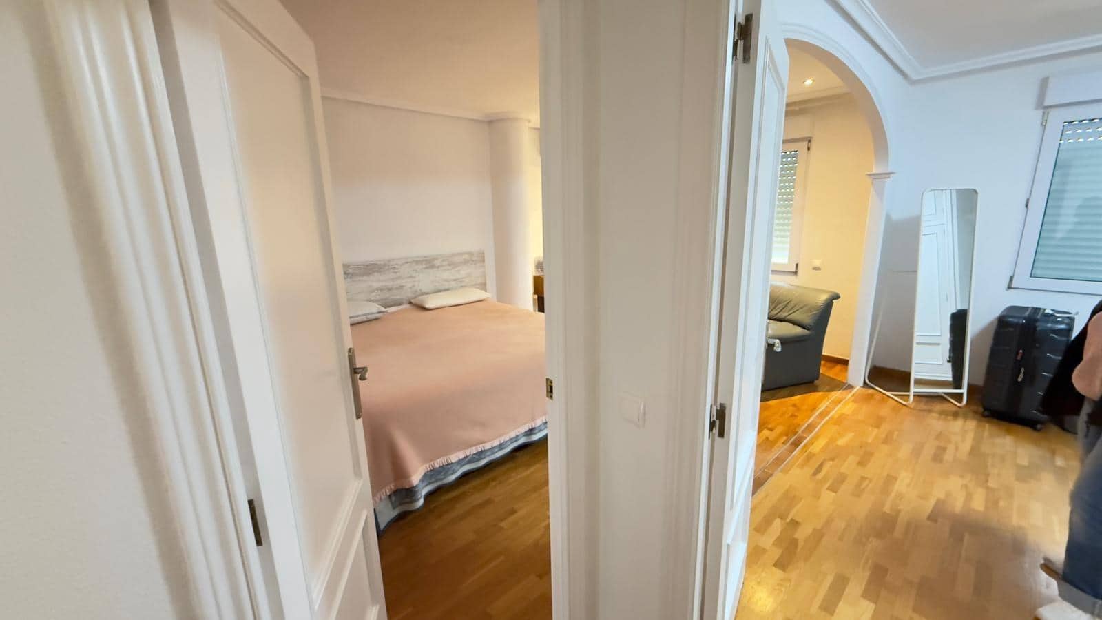 4 soveværelse Villa til leje i Alicante by med swimmingpool garage - € 2.800 (Ref: 9536297)