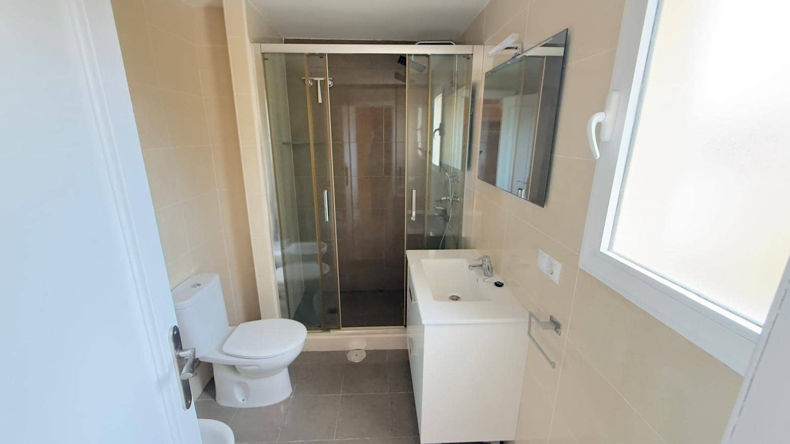 4 soveværelse Villa til leje i Alicante by med swimmingpool garage - € 2.800 (Ref: 9536297)