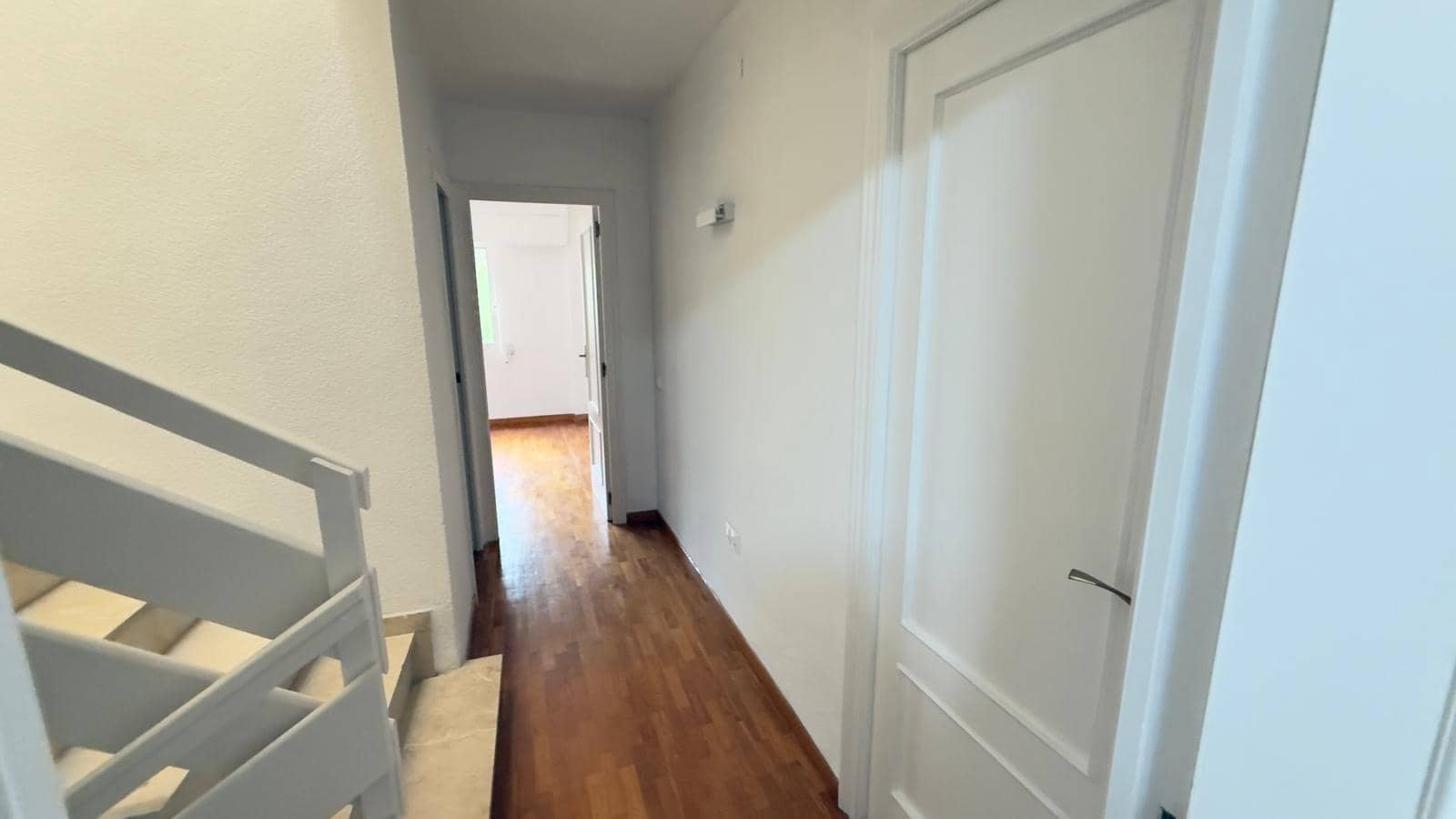 4 soveværelse Villa til leje i Alicante by med swimmingpool garage - € 2.800 (Ref: 9536297)