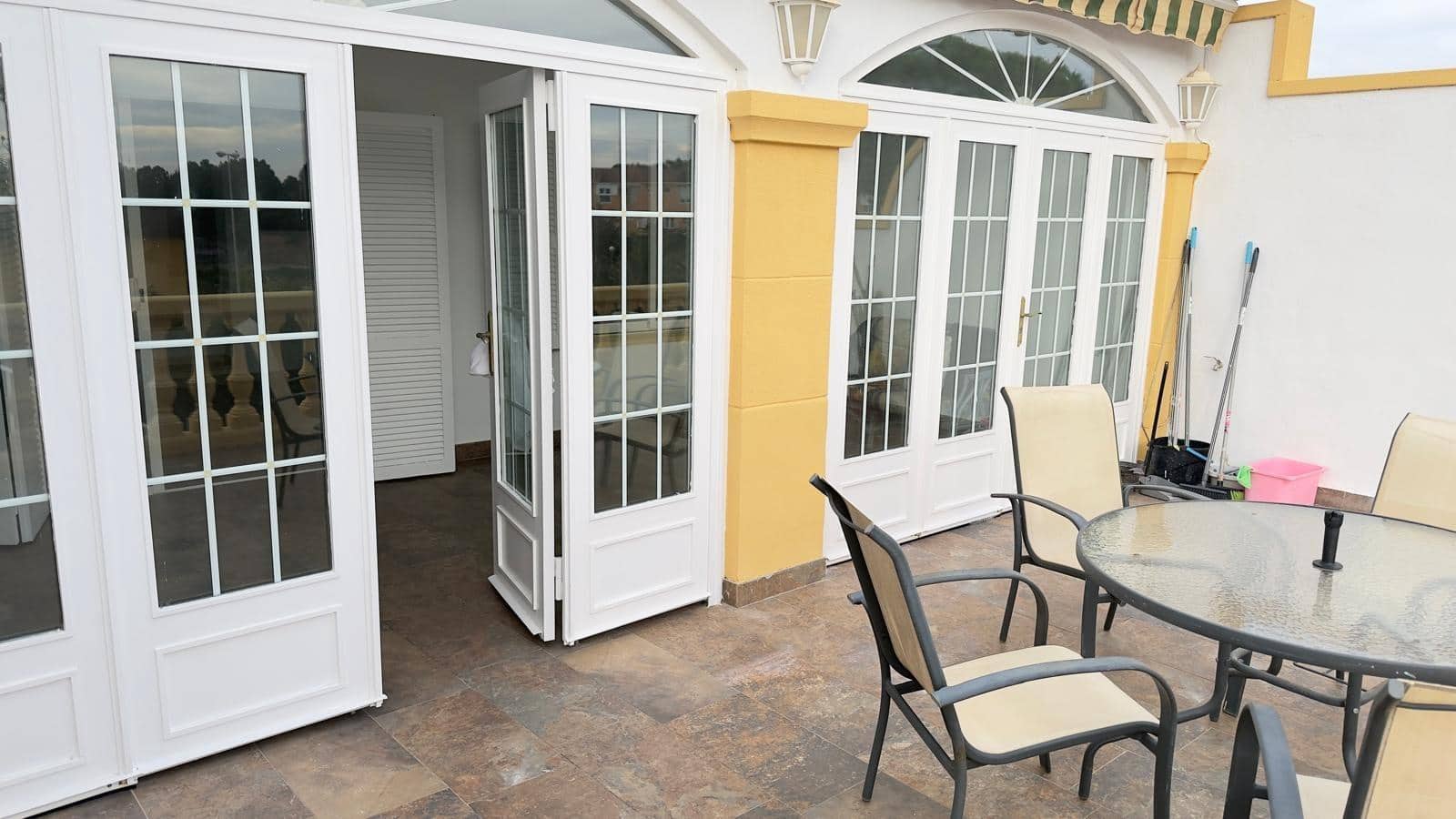 4 soveværelse Villa til leje i Alicante by med swimmingpool garage - € 2.800 (Ref: 9536297)