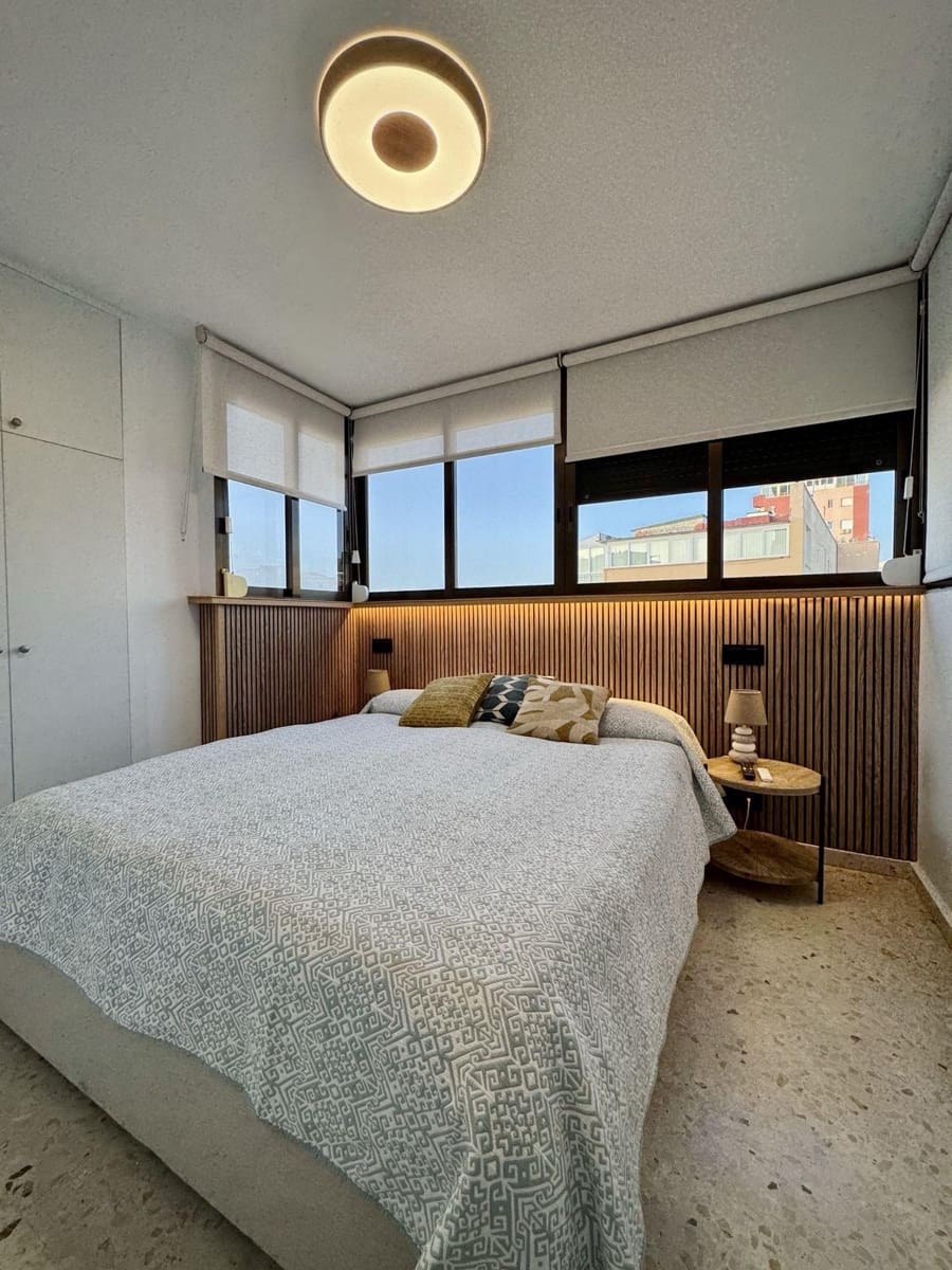 2 soveværelse Lejlighed til leje i Benidorm med swimmingpool - € 1.800 (Ref: 9541233)