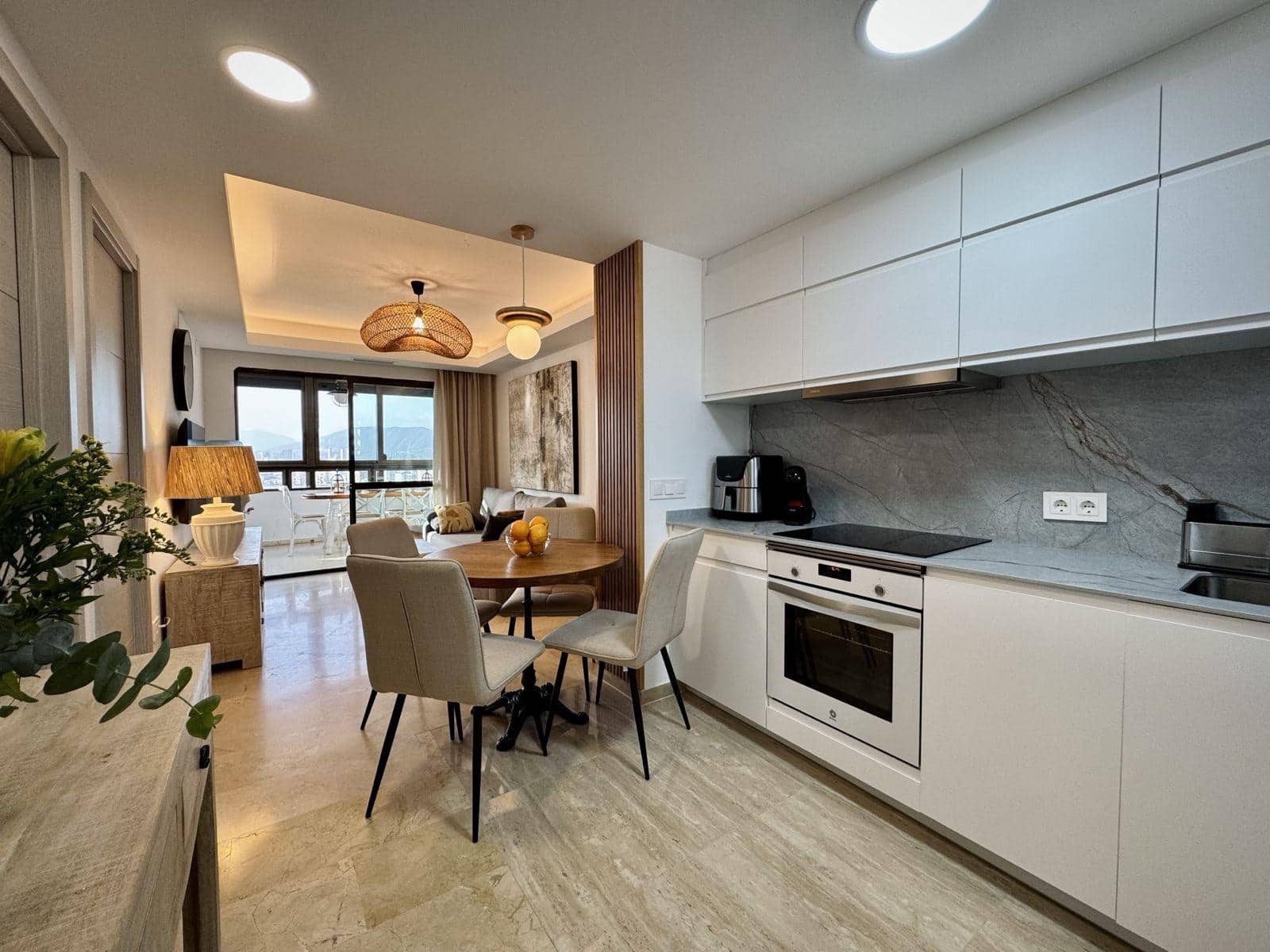 2 soveværelse Lejlighed til leje i Benidorm med swimmingpool - € 1.800 (Ref: 9541233)