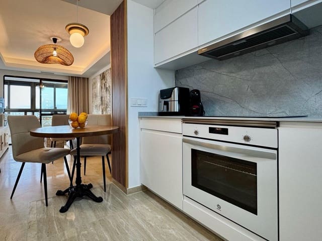 2 soveværelse Lejlighed til leje i Benidorm med swimmingpool - € 1.800 (Ref: 9541233)