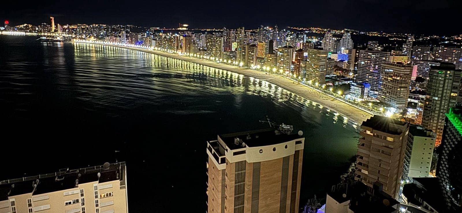 2 soveværelse Lejlighed til leje i Benidorm med swimmingpool - € 1.800 (Ref: 9541233)