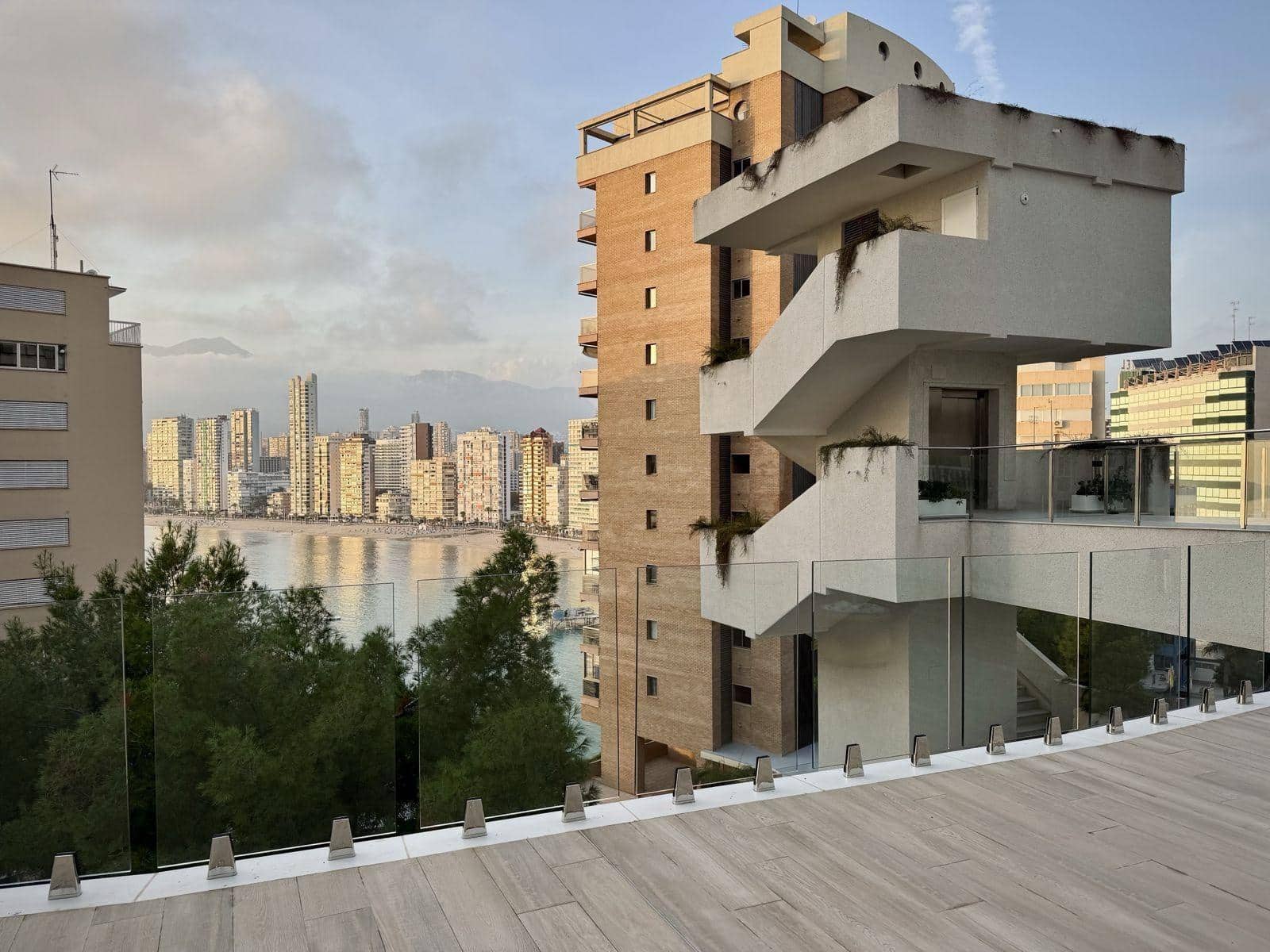 2 soveværelse Lejlighed til leje i Benidorm med swimmingpool - € 1.800 (Ref: 9541233)