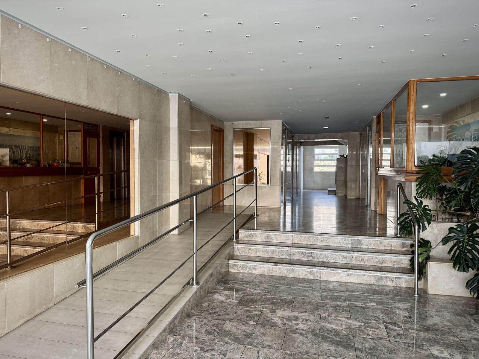 2 soveværelse Lejlighed til leje i Benidorm med swimmingpool - € 1.800 (Ref: 9541233)