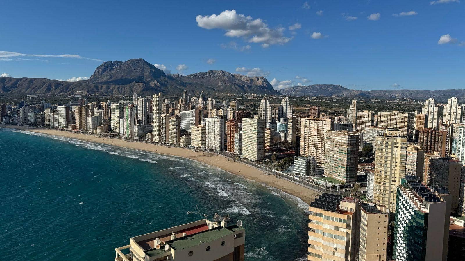 2 soveværelse Lejlighed til leje i Benidorm med swimmingpool - € 1.800 (Ref: 9541233)