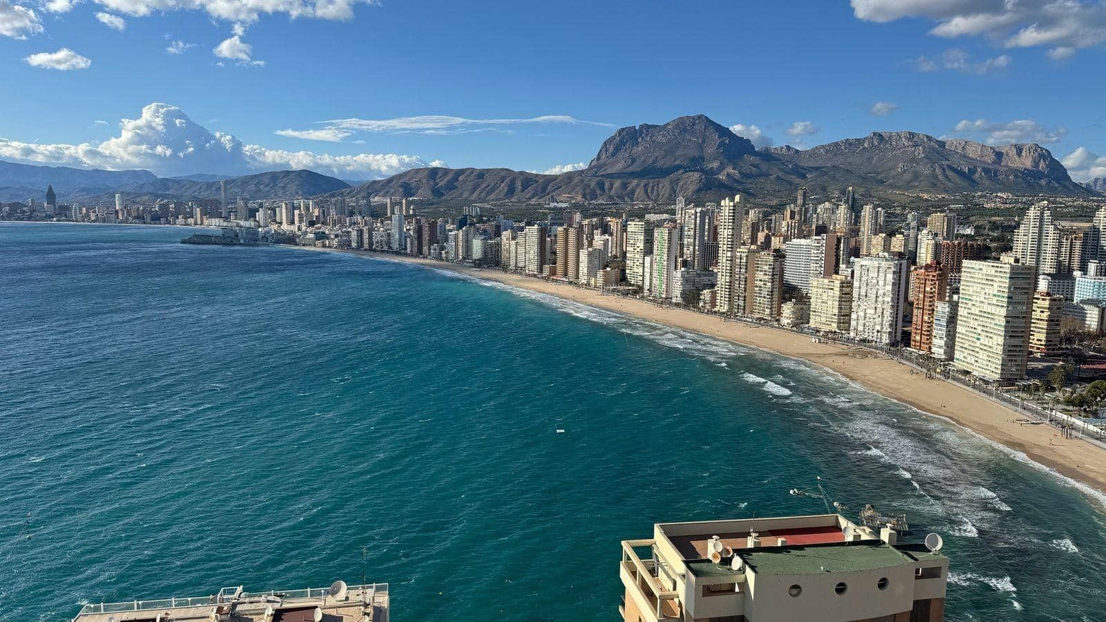 2 soveværelse Lejlighed til leje i Benidorm med swimmingpool - € 1.800 (Ref: 9541233)